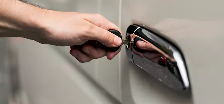 Why Choose Our Auto Locksmith Team in Four Corners, FL?