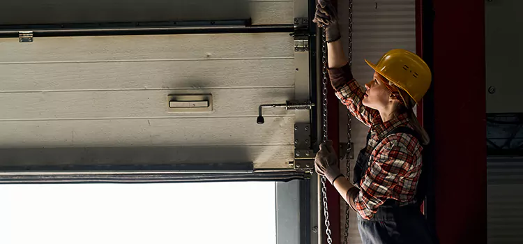 Addressing Common Garage Door Stoppage Issues in Four Corners, FL